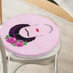 - RealHomes Yuvarlak Fermuarlı Minder - Realhomes  Pembe Zeminde Kahlo Frida Dijital Baskılı Yuvarlak Fermuarlı Sandalye Minderi Realhomes