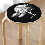 - RealHomes Yuvarlak Fermuarlı Minder - Realhomes  Siyah Beyaz Ağaç Tasarımlı Dijital Baskılı Yuvarlak Fermuarlı Sandalye Minderi Realhomes