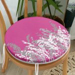 - RealHomes Yuvarlak Fermuarlı Minder - Realhomes  Fuşya Zeminde Beyaz Çiçek Dijital Baskılı Yuvarlak Fermuarlı Sandalye Minderi Realhomes