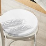 - RealHomes Yuvarlak Fermuarlı Minder - Realhomes Beyaz Zeminde Gri Palmiye Yaprakları Özel Tasarım Yuvarlak Fermuarlı Sandalye Minderi Realhomes