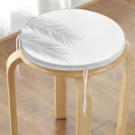 - RealHomes Yuvarlak Fermuarlı Minder - Realhomes Beyaz Zeminde Gri Palmiye Yaprakları Özel Tasarım Yuvarlak Fermuarlı Sandalye Minderi Realhomes