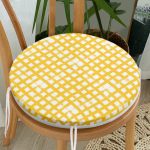 - RealHomes Yuvarlak Fermuarlı Minder - Realhomes Sarı Zeminde Geometrik Kare Motifli Yuvarlak Fermuarlı Sandalye Minderi Realhomes