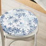 - RealHomes Yuvarlak Fermuarlı Minder - Realhomes Beyaz Zeminde Mavi Kristal Ve Yıldız Motifli Özel Tasarım Modern Yuvarlak Fermuarlı Sandalye Minderi Realhomes