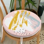 - RealHomes Yuvarlak Fermuarlı Minder - Realhomes Pembe Zemin Üzerinde Sulu Boya Beyaz Ve Mavi Çizimli Özel Tasarım Yuvarlak Fermuarlı Sandalye Minderi Realhomes