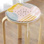 - RealHomes Yuvarlak Fermuarlı Minder - Realhomes Pembe Zeminde Soyut Sulu Boya Çizimli Yuvarlak Fermuarlı Sandalye Minderi Realhomes