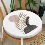 - RealHomes Yuvarlak Fermuarlı Minder - Realhomes Beyaz Zemin Üzerinde Gold Yaprak Motifli Yuvarlak Fermuarlı Sandalye Minderi Realhomes