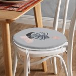 - RealHomes Yuvarlak Fermuarlı Minder - Realhomes  Gri Zemin Üzerinde Tropik Yaprak Desen Dijital Baskılı Yuvarlak Fermuarlı Sandalye Minderi Realhomes