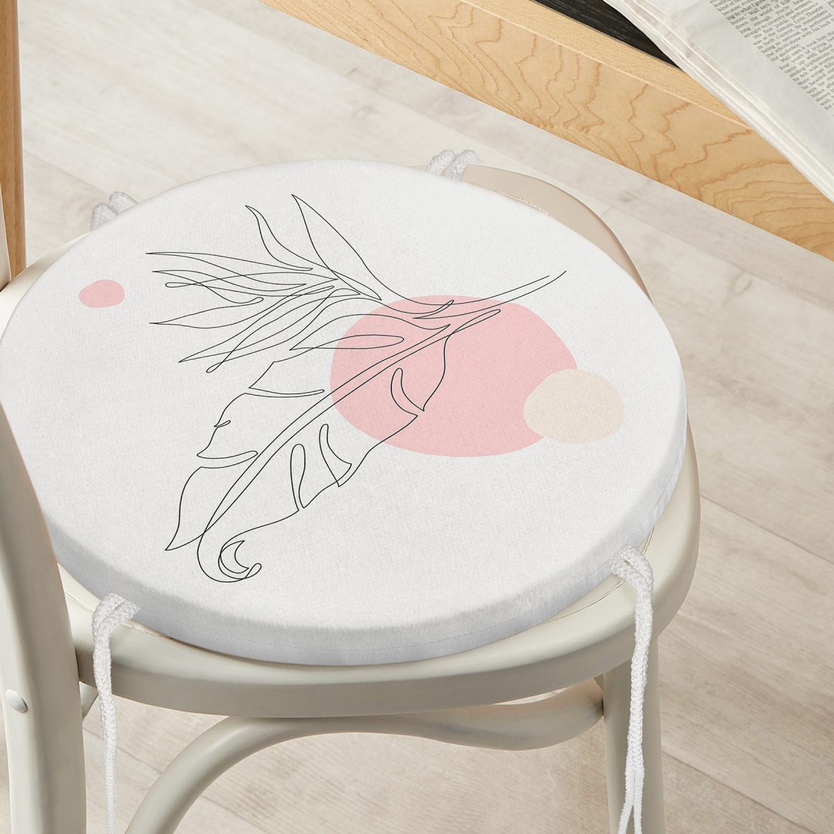 Gri Zemin Üzerinde Karakalem Yaprak Çizimli Modern Yuvarlak Fermuarlı Sandalye Minderi Realhomes