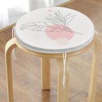 - RealHomes Yuvarlak Fermuarlı Minder - Realhomes  Gri Zemin Üzerinde Karakalem Yaprak Çizimli Modern Yuvarlak Fermuarlı Sandalye Minderi Realhomes