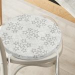 - RealHomes Yuvarlak Fermuarlı Minder - Realhomes Kot Zeminli Yıldız Motifli Modern Dijital Baskılı Yuvarlak Fermuarlı Sandalye Minderi Realhomes