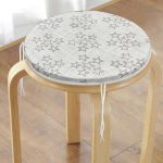 - RealHomes Yuvarlak Fermuarlı Minder - Realhomes Kot Zeminli Yıldız Motifli Modern Dijital Baskılı Yuvarlak Fermuarlı Sandalye Minderi Realhomes