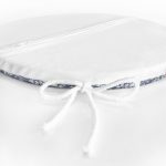 - RealHomes Yuvarlak Fermuarlı Minder - Realhomes  Realhomes Lacivert Kot Zemin Üzerinde Dijital Baskılı Yuvarlak Fermuarlı Sandalye Minderi Realhomes