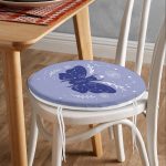 - RealHomes Yuvarlak Fermuarlı Minder - Realhomes  Karolina Mavisi Zeminli Sonsuz Kelebek Desenli Modern Yuvarlak Fermuarlı Sandalye Minderi Realhomes