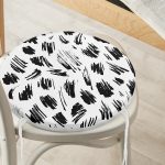 - RealHomes Yuvarlak Fermuarlı Minder - Realhomes  Beyaz Zeminde Anlamsız Çizgiler Motifli Yuvarlak Fermuarlı Sandalye Minderi Realhomes