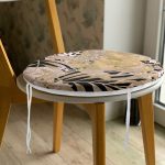 - RealHomes Yuvarlak Fermuarlı Minder - Realhomes Siyah Leopar Zeminde Kurumuş Yaprak Motifli Modern Yuvarlak Fermuarlı Sandalye Minderi Realhomes