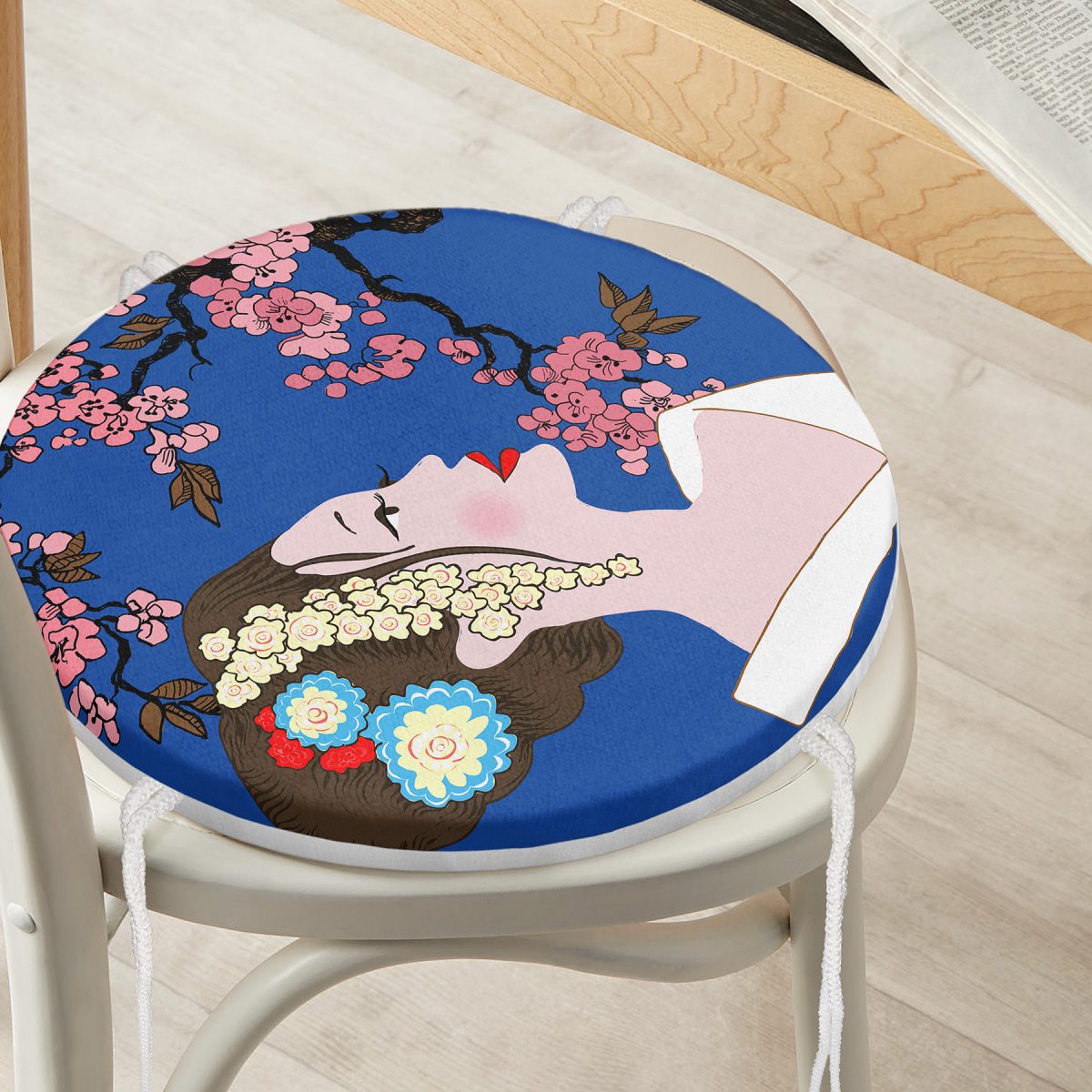 Çiçek Motifli Japon Kız Desenli Yuvarlak Fermuarlı Sandalye Minderi Realhomes
