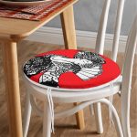 - RealHomes Yuvarlak Fermuarlı Minder - Realhomes  Kırmızı Zeminde Gri Japon Kız Motifli Yuvarlak Fermuarlı Sandalye Minderi Realhomes