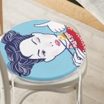 - RealHomes Yuvarlak Fermuarlı Minder - Realhomes Suşi Yiyen Japon Kız Desenli Modern Yuvarlak Fermuarlı Sandalye Minderi Realhomes