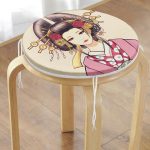 - RealHomes Yuvarlak Fermuarlı Minder - Realhomes Masum Baskan Japon Kız Motifli Modern Yuvarlak Fermuarlı Sandalye Minderi Realhomes