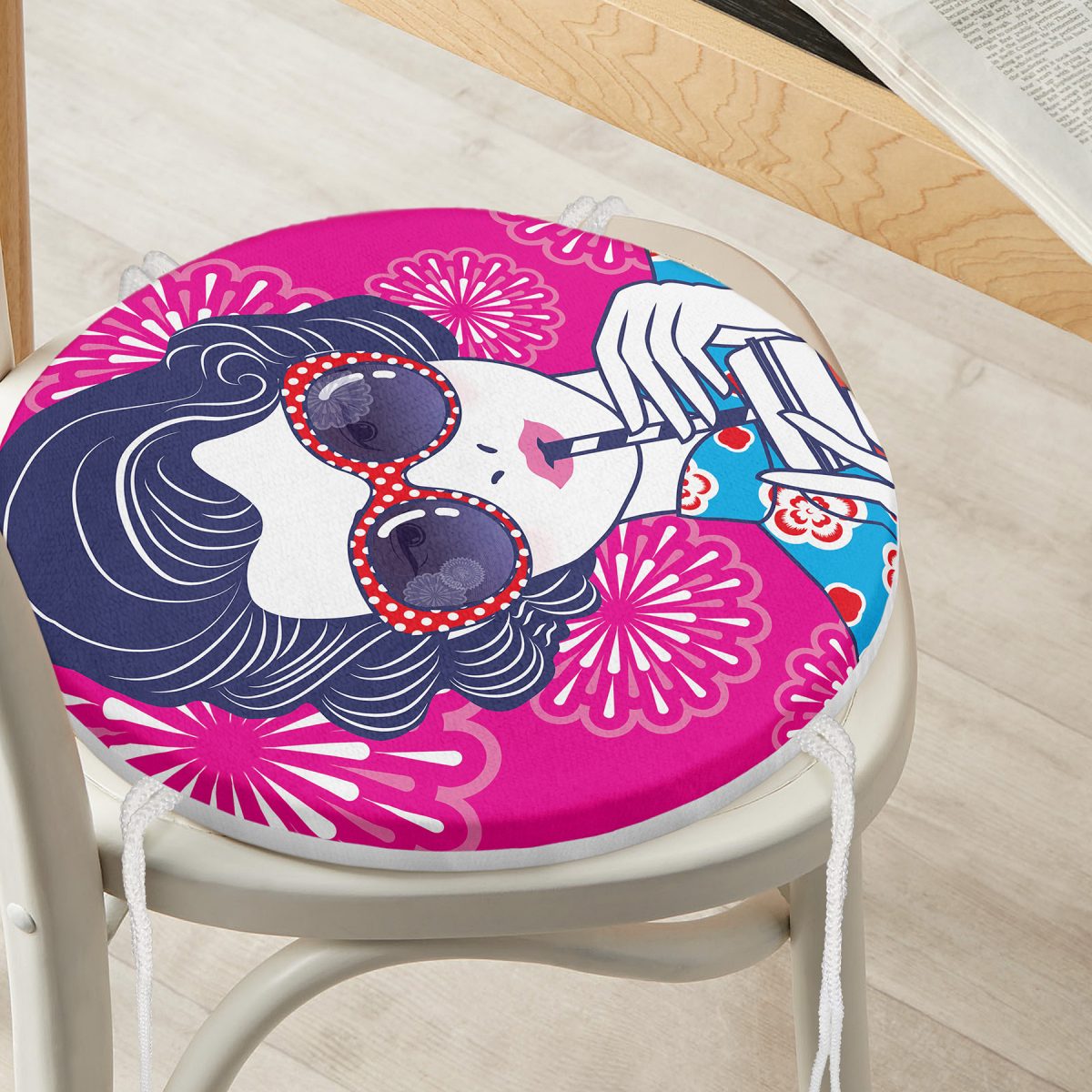 Pembe Zeminde Havai Fişek Figürlü Gözlüklü Fashion Girl Modern Yuvarlak Fermuarlı Sandalye Minderi Realhomes