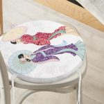 - RealHomes Yuvarlak Fermuarlı Minder - Realhomes Geleneksel Kıyafetli Japon Kadın Figürü Dijital Baskılı Özel Tasarım Modern Yuvarlak Fermuarlı Sandalye Minderi Realhomes