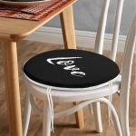 - RealHomes Yuvarlak Fermuarlı Minder - Realhomes Siyah Zeminde Love Yazılı Modern Yuvarlak Fermuarlı Sandalye Minderi Realhomes