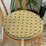 - RealHomes Yuvarlak Fermuarlı Minder - Realhomes  Gold Zeminde Beyaz Ok Motifli Dijital Baskılı Modern Yuvarlak Fermuarlı Sandalye Minderi Realhomes