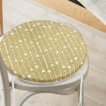 - RealHomes Yuvarlak Fermuarlı Minder - Realhomes Gold Zeminde Ok Çizimli Dijital Baskılı Modern Yuvarlak Fermuarlı Sandalye Minderi Realhomes