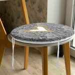 - RealHomes Yuvarlak Fermuarlı Minder - Realhomes  Siyah Onedraw Çizimli Gold Renkli Kalp Desenli Dijital Baskılı Modern Yuvarlak Fermuarlı Sandalye Minderi Realhomes