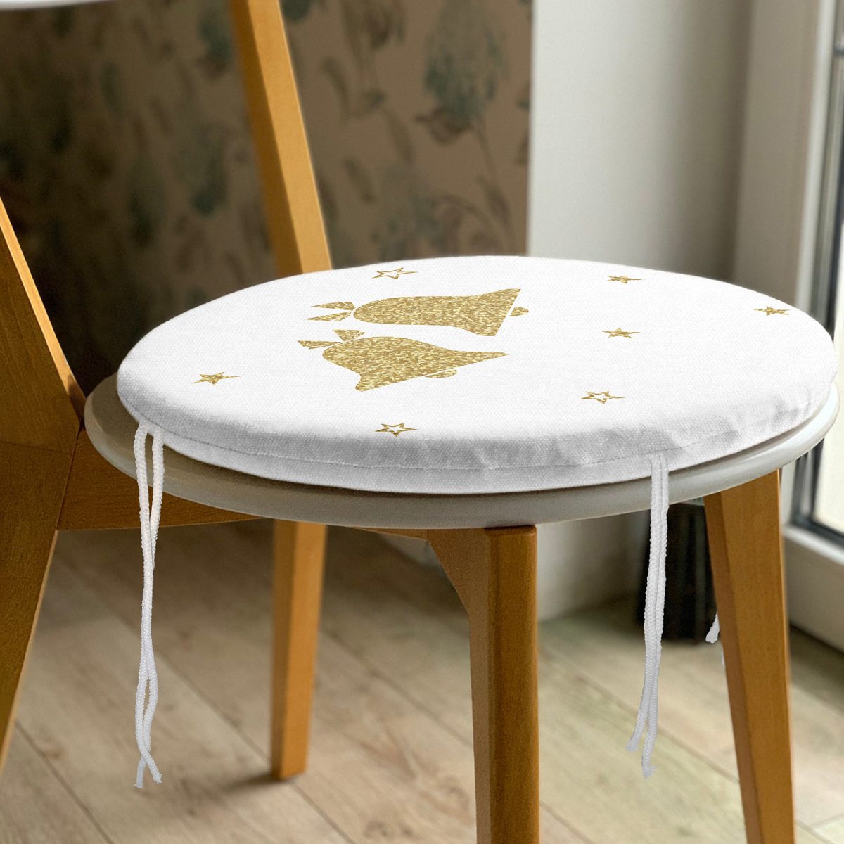Beyaz Zeminde Gold Renkli Çan Desenli Dijital Baskılı Modern Yuvarlak Fermuarlı Sandalye Minderi Realhomes