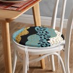 - RealHomes Yuvarlak Fermuarlı Minder - Realhomes Siyah Beyaz Zeminde Gold Detaylı Renkli Çizim Dijital Baskılı Modern Yuvarlak Fermuarlı Sandalye Minderi Realhomes