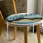 - RealHomes Yuvarlak Fermuarlı Minder - Realhomes Siyah Beyaz Zeminde Gold Detaylı Renkli Çizim Dijital Baskılı Modern Yuvarlak Fermuarlı Sandalye Minderi Realhomes