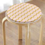 Pudra Zeminde Gold Renkli Zikzak Desenli Dijital Baskılı Modern Yuvarlak Fermuarlı Sandalye Minderi Realhomes