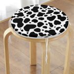 - RealHomes Yuvarlak Fermuarlı Minder - Realhomes  Beyaz Zemin Üzerinde Siyah Puantiye Desenli Dijital Baskılı Modern Yuvarlak Fermuarlı Sandalye Minderi Realhomes