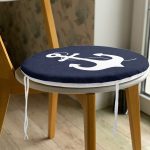 - RealHomes Yuvarlak Fermuarlı Minder - Realhomes  Lacivert Zeminli Çapa Desenli Dijital Baskılı Modern Yuvarlak Fermuarlı Sandalye Minderi Realhomes