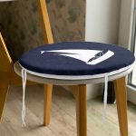 - RealHomes Yuvarlak Fermuarlı Minder - Realhomes  Lacivert Zeminli Yelken Desenli Dijital Baskılı Modern Yuvarlak Fermuarlı Sandalye Minderi Realhomes