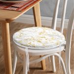 Gri Beyaz Zeminde Gold Detaylı Çizim Dijital Baskılı Modern Yuvarlak Fermuarlı Sandalye Minderi Realhomes