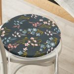Siyah Zemin Üzerinde Renkli Çiçek Desenli Dijital Baskılı Modern Yuvarlak Fermuarlı Sandalye Minderi Realhomes