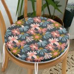 - RealHomes Yuvarlak Fermuarlı Minder - Realhomes Siyah Zemin Üzerinde Renkli Çiçek Desenli Dijital Baskılı Modern Yuvarlak Fermuarlı Sandalye Minderi Realhomes