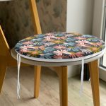 - RealHomes Yuvarlak Fermuarlı Minder - Realhomes Siyah Zemin Üzerinde Renkli Çiçek Desenli Dijital Baskılı Modern Yuvarlak Fermuarlı Sandalye Minderi Realhomes