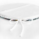 - RealHomes Yuvarlak Fermuarlı Minder - Realhomes Siyah Zemin Üzerinde Renkli Çiçek Desenli Dijital Baskılı Modern Yuvarlak Fermuarlı Sandalye Minderi Realhomes