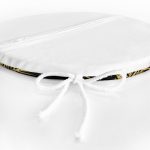 - RealHomes Yuvarlak Fermuarlı Minder - Realhomes  Siyah Zemin Üzerinde Gold Renkli Yaprak Desenli Dijital Baskılı Modern Yuvarlak Fermuarlı Sandalye Minderi Realhomes