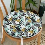 - RealHomes Yuvarlak Fermuarlı Minder - Realhomes  Beyaz Zemin Üzerinde Renkli Palmiye Desenli Dijital Baskılı Modern Yuvarlak Fermuarlı Sandalye Minderi Realhomes