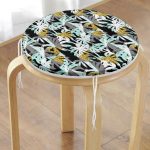 - RealHomes Yuvarlak Fermuarlı Minder - Realhomes  Beyaz Zemin Üzerinde Renkli Palmiye Desenli Dijital Baskılı Modern Yuvarlak Fermuarlı Sandalye Minderi Realhomes