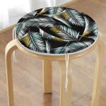 - RealHomes Yuvarlak Fermuarlı Minder - Realhomes  Siyah Zemin Üzerinde Yaprak Desenli Dijital Baskılı Modern Yuvarlak Fermuarlı Sandalye Minderi Realhomes