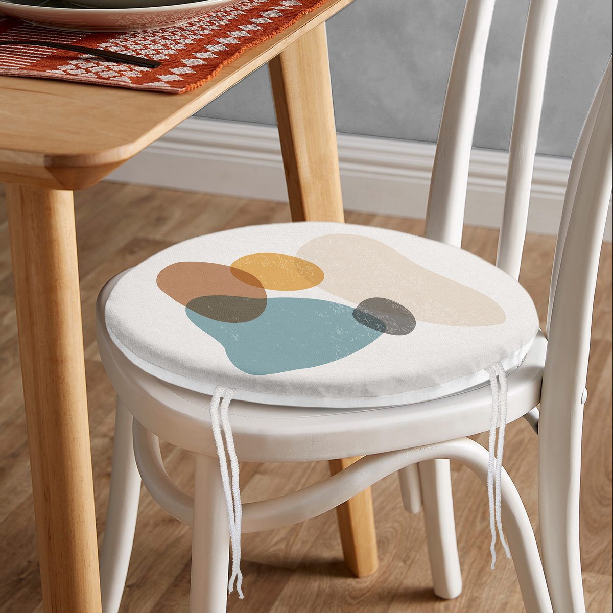 Renkli Zemin Üzerinde Onedraw Çizimli Oval Desenli Dijital Baskılı Modern Yuvarlak Fermuarlı Sandalye Minderi Realhomes