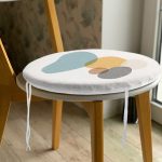 - RealHomes Yuvarlak Fermuarlı Minder - Realhomes  Renkli Zemin Üzerinde Onedraw Çizimli Oval Desenli Dijital Baskılı Modern Yuvarlak Fermuarlı Sandalye Minderi Realhomes