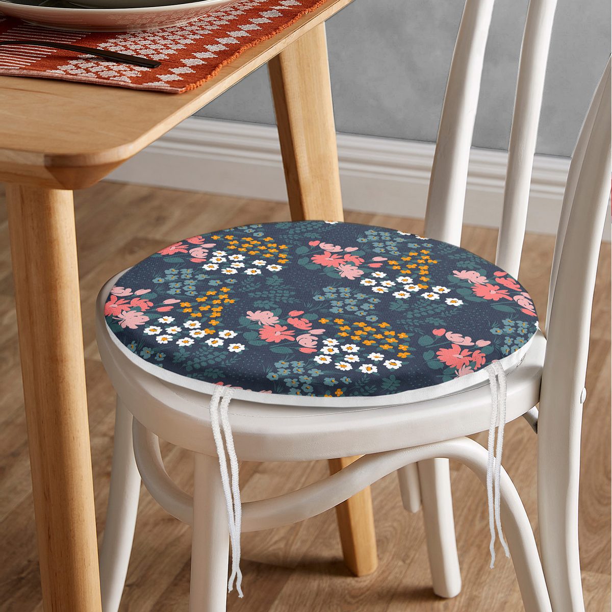 Renkli Zeminde Onedraw Çizimli Çiçek Desenli Dijital Baskılı Modern Yuvarlak Fermuarlı Sandalye Minderi Realhomes