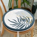 - RealHomes Yuvarlak Fermuarlı Minder - Realhomes Beyaz Zeminde Onedraw Çizimli Yaprak Desenli Dijital Baskılı Modern Yuvarlak Fermuarlı Sandalye Minderi Realhomes