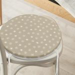 - RealHomes Yuvarlak Fermuarlı Minder - Realhomes  Renkli Zeminli Yıldız Ve Kar tanesi Motifli Dijital Baskılı Modern Yuvarlak Fermuarlı Sandalye Minderi Realhomes